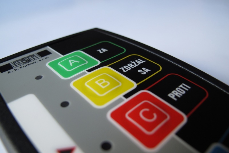 Ručná hlasovacia jednotka / Ručná hlasovacia jednotka - foto  Ručná hlasovacia jednotka / Ručná hlasovacia jednotka - foto